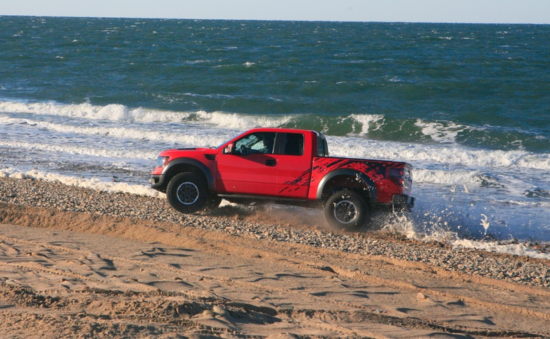 Illustration for article titled Hooning The Ford Raptor